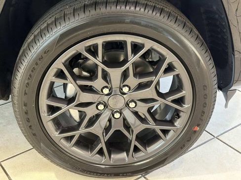 New 2026 Jeep Grand Cherokee L Summit AWD/4WD image 11