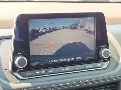Used 2023 Nissan Rogue SV AWD/4WD image 14
