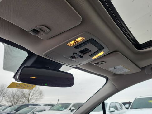 Used 2024 Toyota Sienna XLE image 30