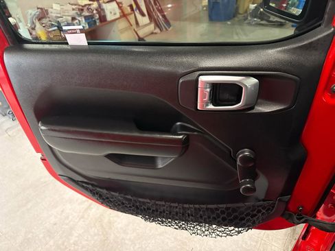 Used 2021 Jeep Wrangler Unlimited Sport image 28