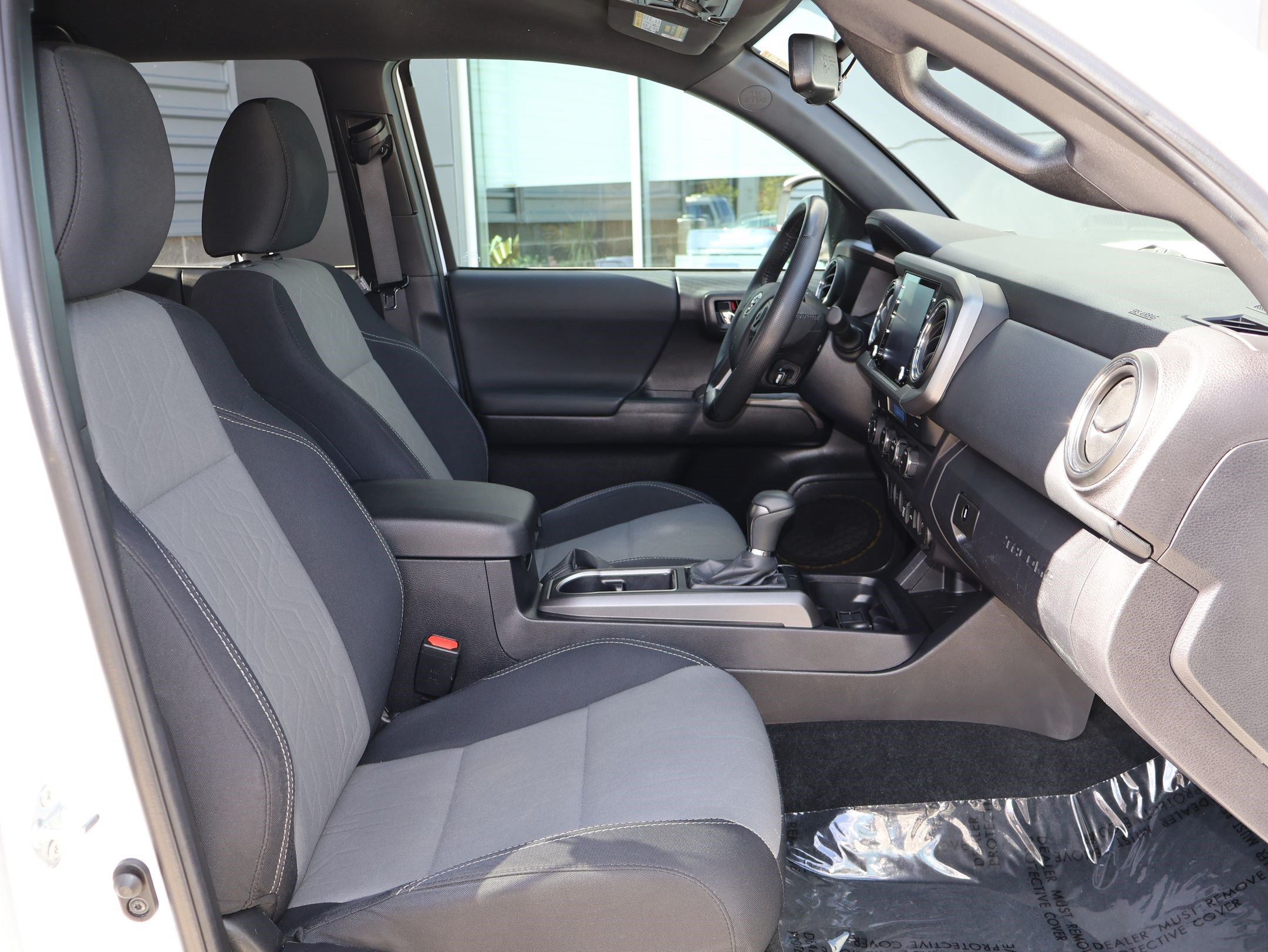 Used 2022 Toyota Tacoma TRD Off-Road w/ Technology Package AWD/4WD image 31
