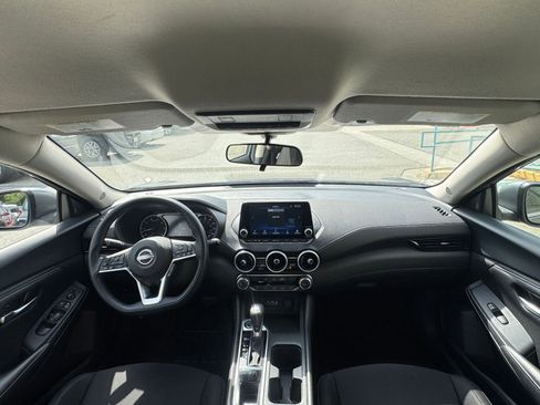 Used 2025 Nissan Sentra SV FWD image 32