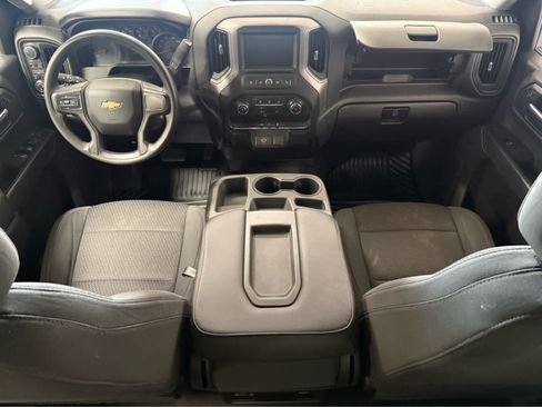 Used 2019 Chevrolet Silverado 1500 Custom w/ Custom Value Package AWD/4WD image 17