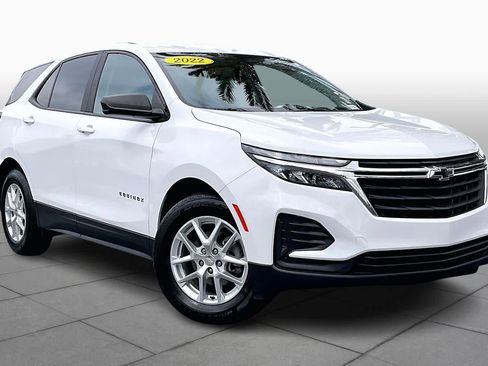 Certified 2022 Chevrolet Equinox LS w/ LS Convenience Package image 3