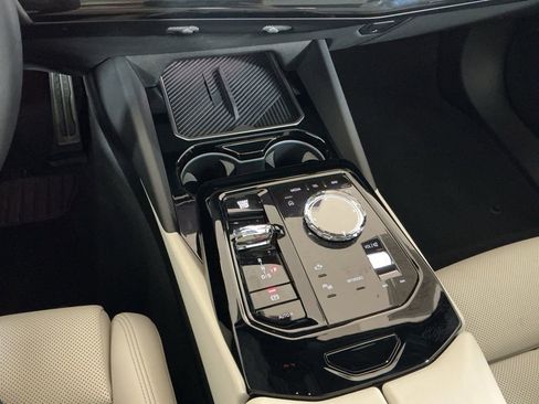 Certified 2025 BMW 530i xDrive w/ Executive Package image 12