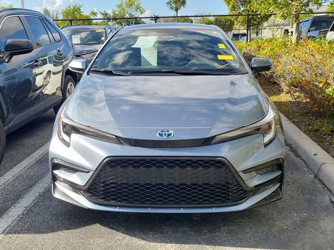 Used 2024 Toyota Corolla SE FWD image 2