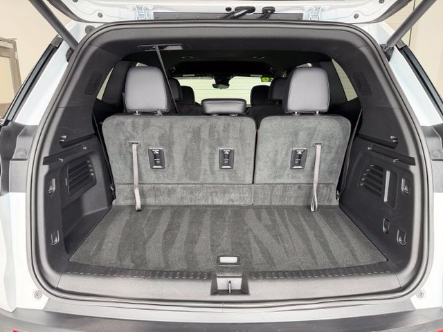 Used 2026 GMC Acadia Elevation w/ Elevation Premium Package FWD image 32
