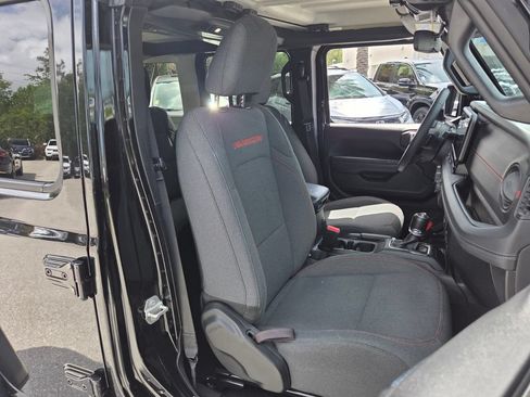 Used 2024 Jeep Wrangler Unlimited Rubicon AWD/4WD image 17