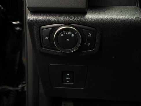 Used 2017 Ford F150 Raptor w/ Equipment Group 801A Mid AWD/4WD image 38