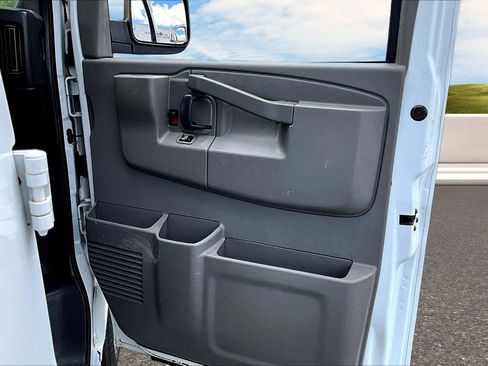 Used 2020 GMC Savana 2500 w/ Driver Convenience Package RWD image 20