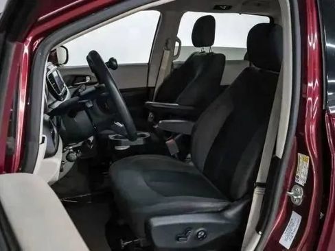 Used 2018 Chrysler Pacifica Touring Plus w/ Tire & Wheel Group FWD image 33