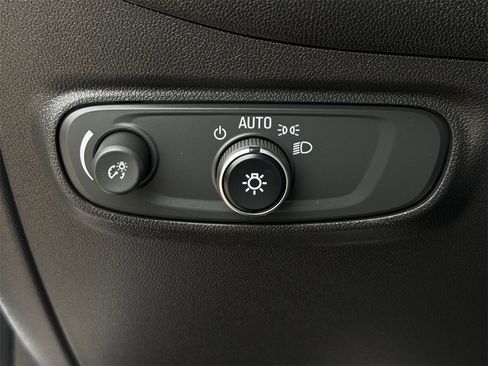 Used 2022 Chevrolet Equinox LT image 23