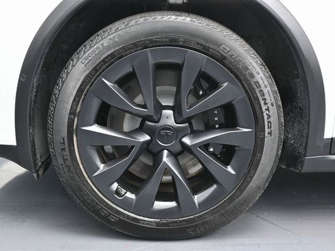 Used 2023 Tesla Model X image 10