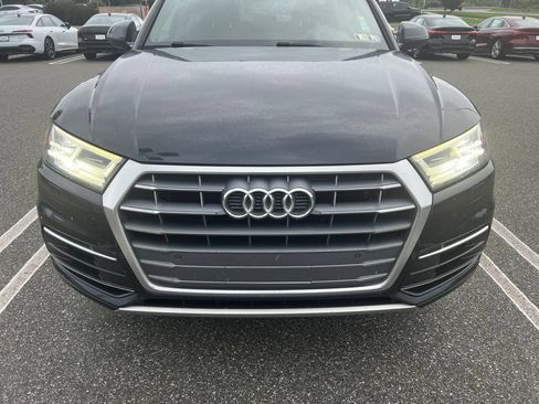 Used 2019 Audi Q5 2.0T Premium Plus w/ Premium Plus Package AWD/4WD image 2