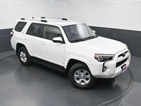 Used 2019 Toyota 4Runner SR5 AWD/4WD image 27