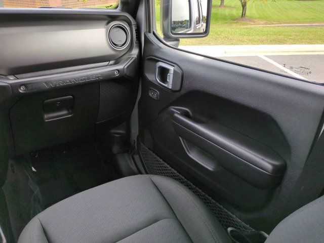 Used 2019 Jeep Wrangler Unlimited Sport S AWD/4WD image 17