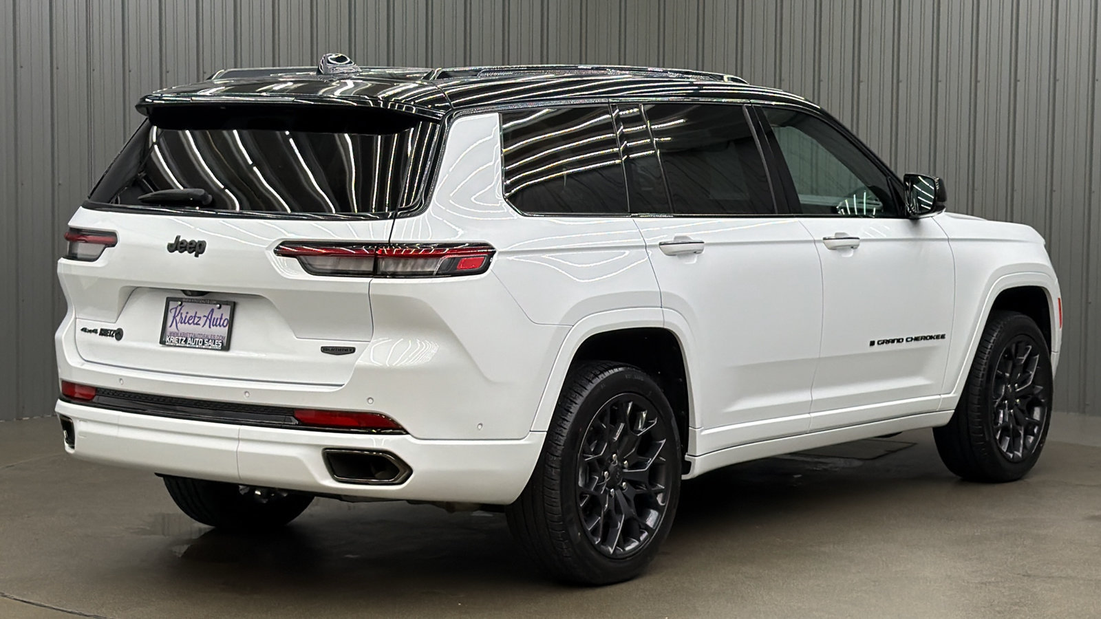 Used 2025 Jeep Grand Cherokee L Summit w/ Obsidian Package AWD/4WD image 5