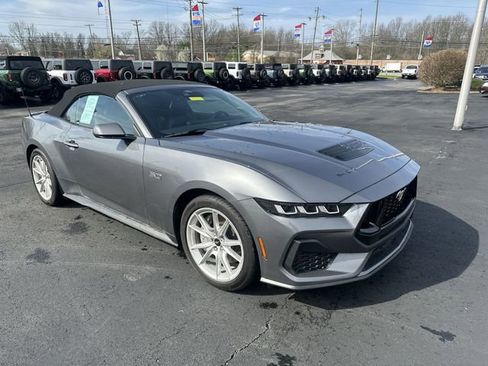 Used 2025 Ford Mustang GT Premium image 11