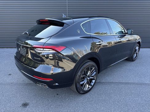 Used 2024 Maserati Levante GT Ultima image 5