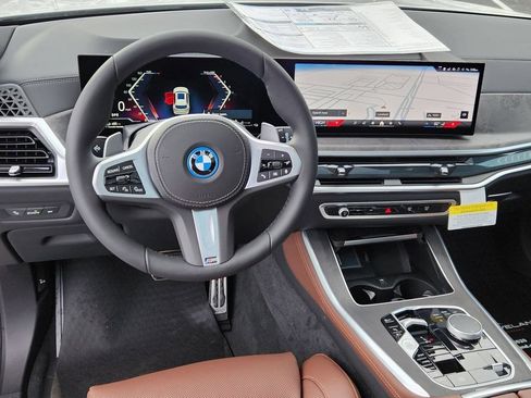 Used 2026 BMW X5 xDrive50e w/ M Sport Package AWD/4WD image 11