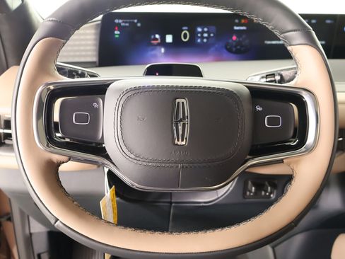 New 2026 Lincoln Navigator Black Label AWD/4WD image 3