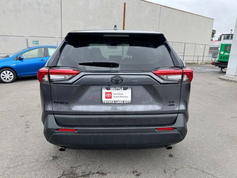 Used 2024 Toyota RAV4 LE AWD/4WD image 4