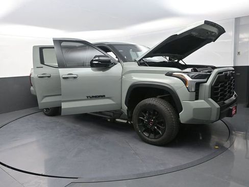 Used 2025 Toyota Tundra Limited w/ TRD Off-Road Package AWD/4WD image 38