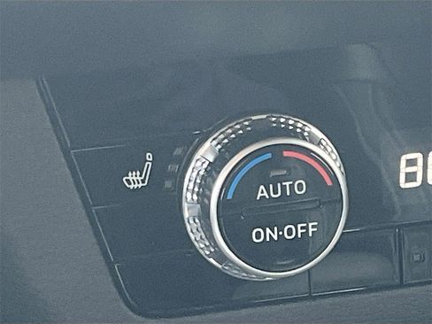 New 2025 Mitsubishi Outlander SE image 21