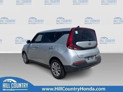 Used 2021 Kia Soul LX image 4