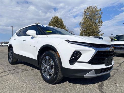 Used 2025 Chevrolet Blazer LT AWD/4WD image 30