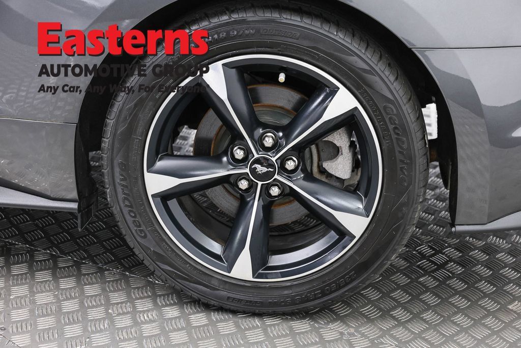 Used 2019 Ford Mustang Coupe RWD image 32
