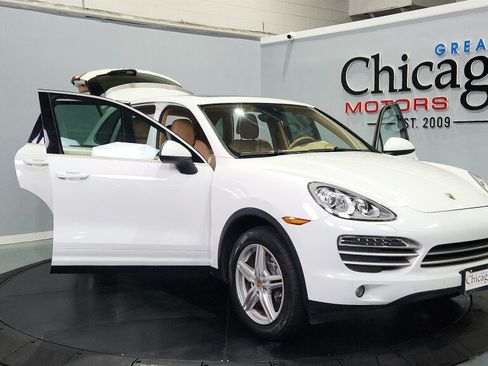 Used 2014 Porsche Cayenne Platinum Edition AWD/4WD image 16