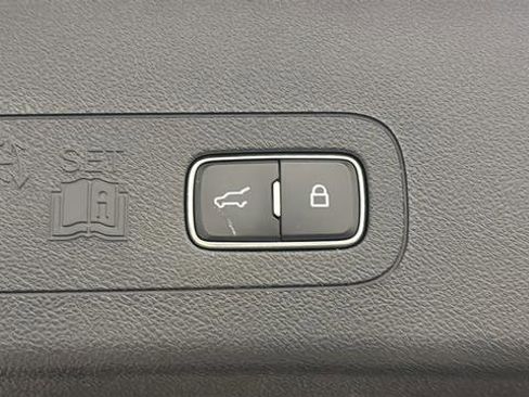 Used 2025 Lincoln Aviator AWD image 43