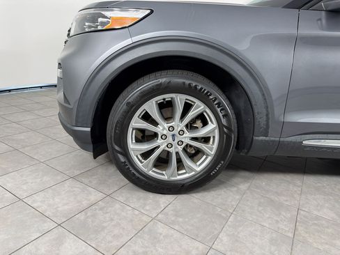 Used 2022 Ford Explorer XLT w/ Equipment Group 202A RWD image 12