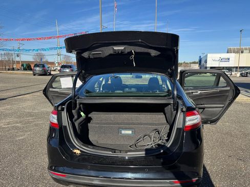 Used 2016 Ford Fusion Energi SE image 18