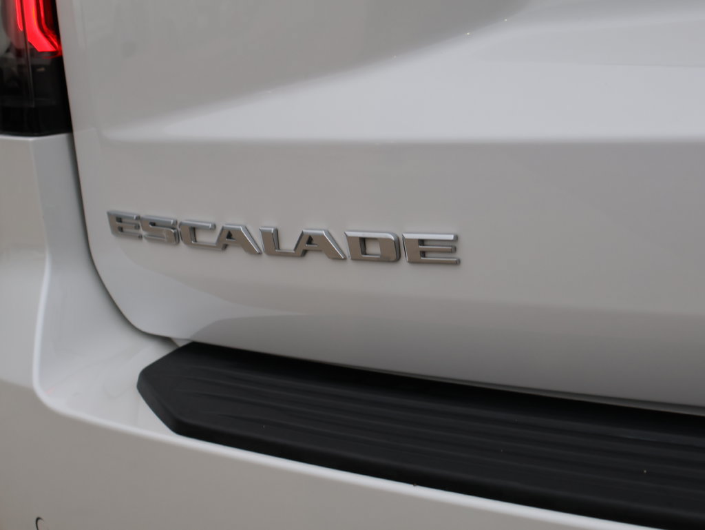 Used 2023 Cadillac Escalade Sport Platinum w/ Heavy-Duty Trailer Package AWD/4WD image 8