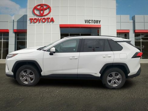 Used 2025 Toyota RAV4 XLE image 5