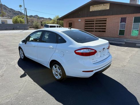 Used 2015 Ford Fiesta SE image 7