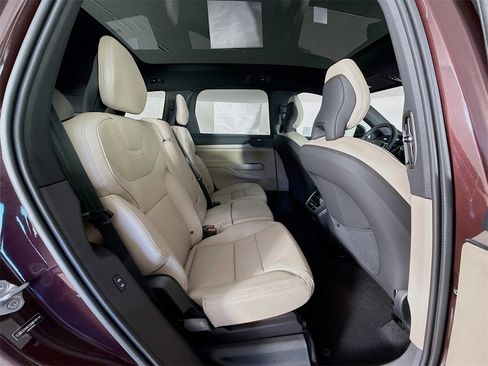 New 2025 Volvo EX90 Plus image 29