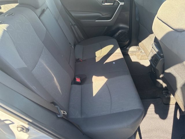 Used 2019 Toyota RAV4 XLE FWD image 14