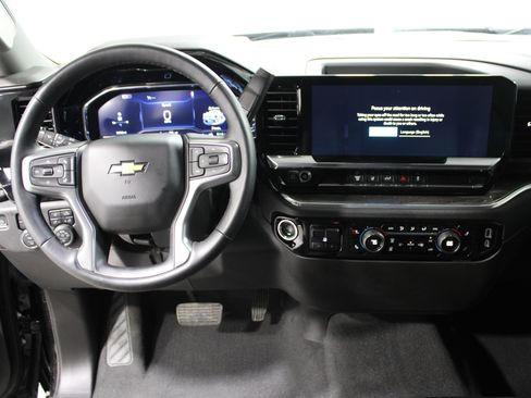 Used 2024 Chevrolet Silverado 2500 LTZ AWD/4WD image 3