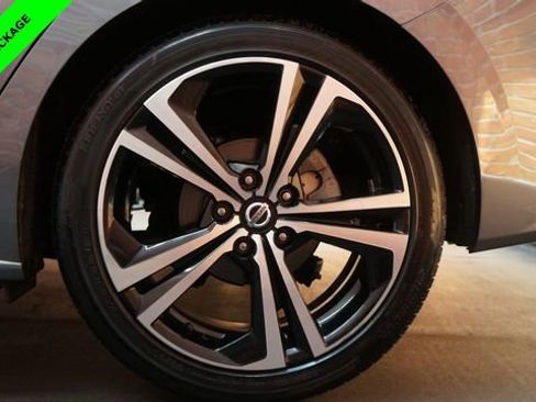 Certified 2023 Nissan Sentra SR w/ SR Premium Package image 77