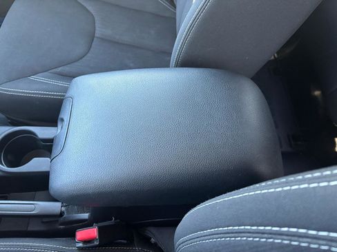 Used 2016 Jeep Wrangler Unlimited Sahara w/ Connectivity Group image 25