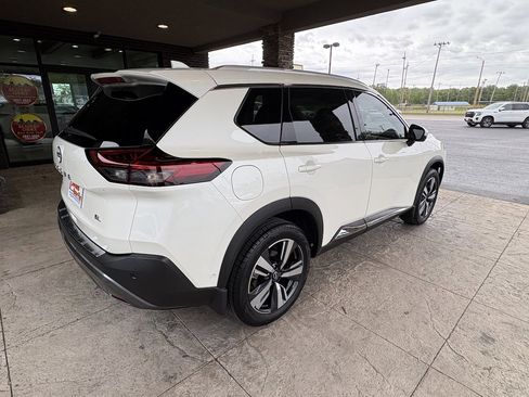 Used 2023 Nissan Rogue SL w/ SL Premium Package FWD image 6