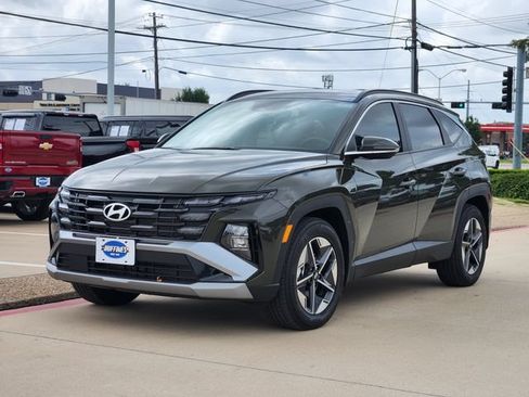 Certified 2025 Hyundai Tucson SEL FWD image 2