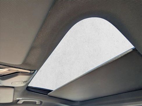 Used 2023 BMW 330i Sedan w/ Driving Assistance Package image 9