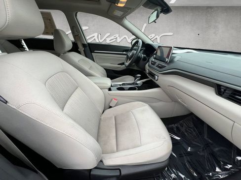 Used 2021 Nissan Altima 2.5 SV w/ SV Premium Package FWD image 24