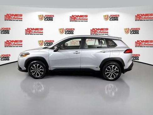 Used 2023 Toyota Corolla Cross AWD Hybrid image 12