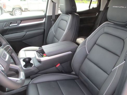 New 2026 GMC Terrain Denali AWD/4WD image 11