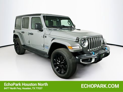 Used 2022 Jeep Wrangler Unlimited Sahara w/ Cold Weather Group AWD/4WD image 1